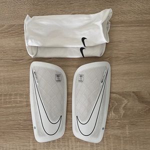 Nike Mercurial Lite Shin Guards